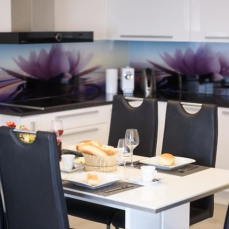 Studio Apartment Maslina Gornji Karin Bagian luar foto