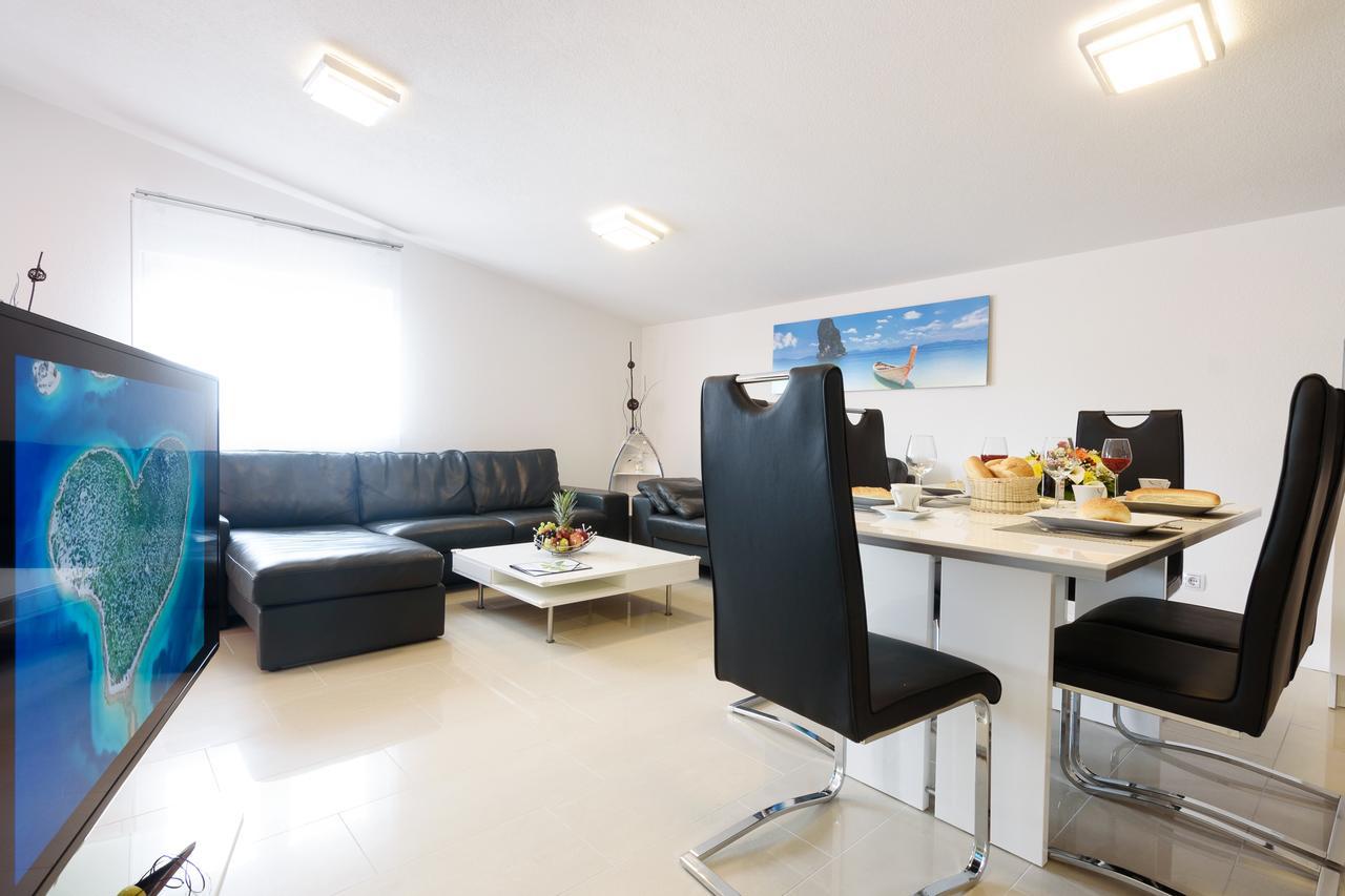Studio Apartment Maslina Gornji Karin Bagian luar foto