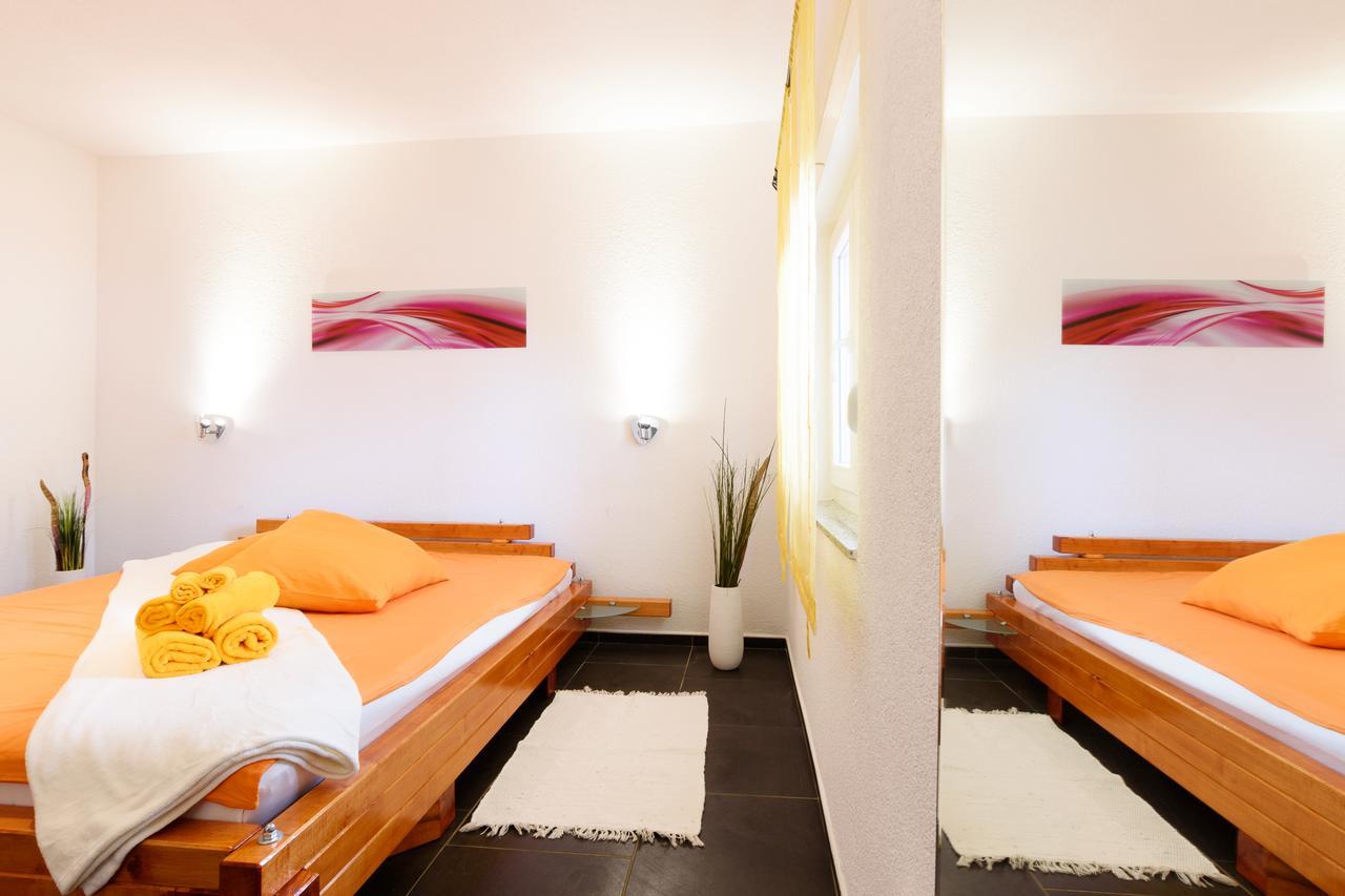 Studio Apartment Maslina Gornji Karin Bagian luar foto